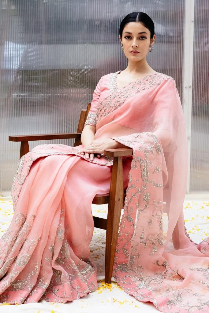 How To Choose The Right Organza Saree For Your Wedding?